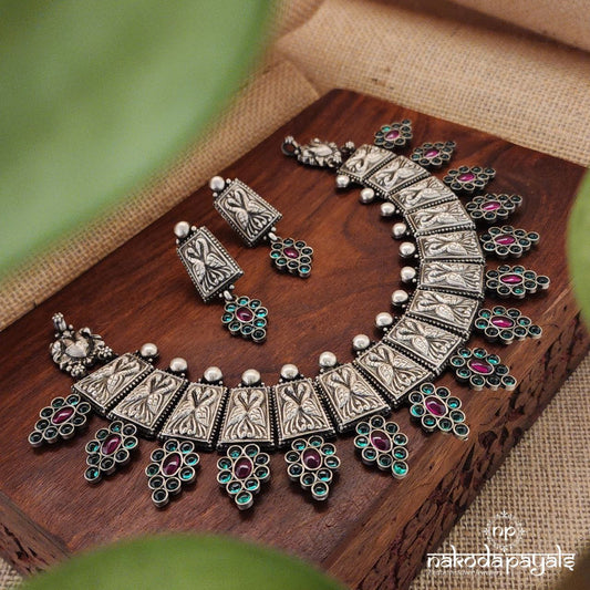 Bracketted Green Oxidised Neckpiece With Earrings (N9905)