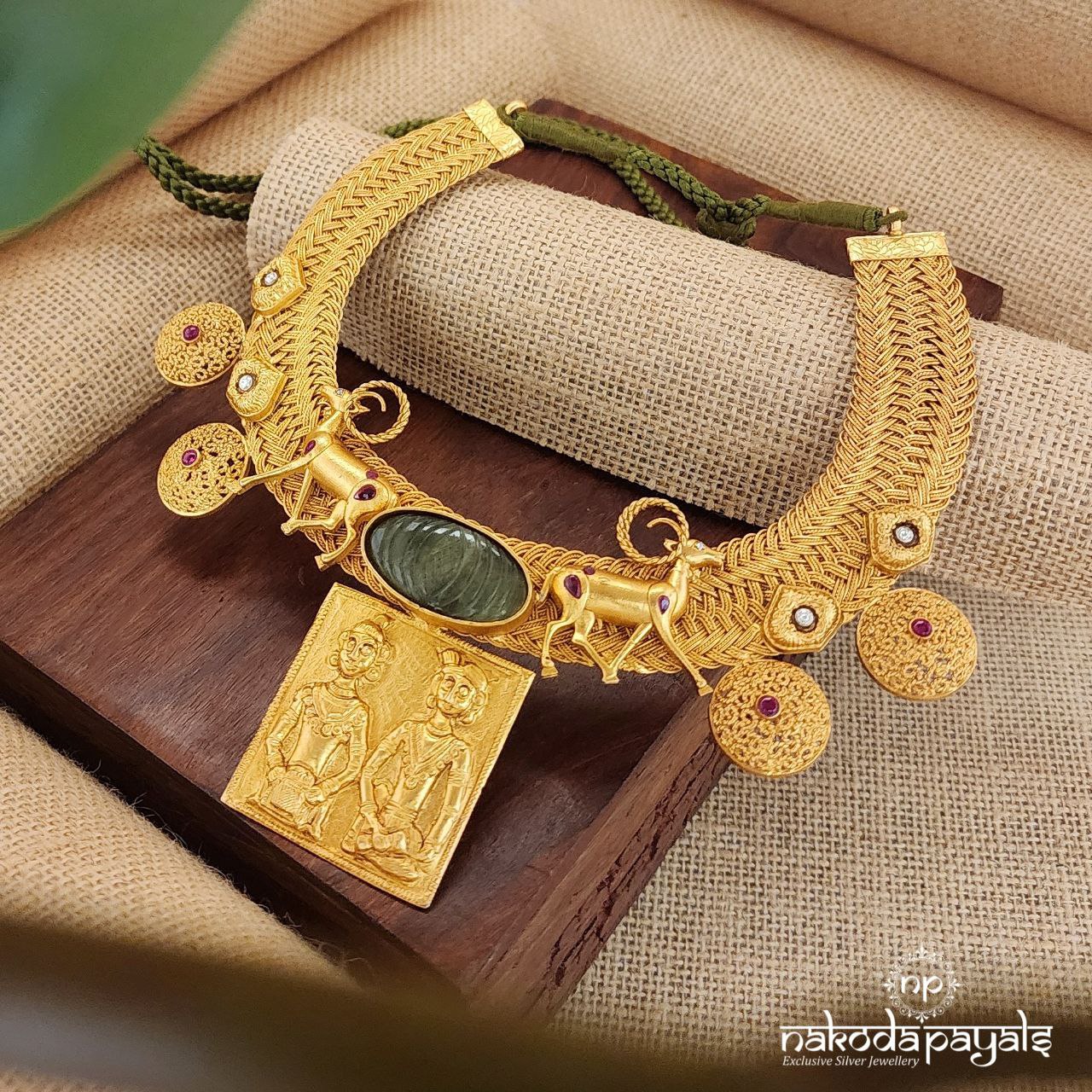 Graceful Deer Short Neckpiece(Gn7654)