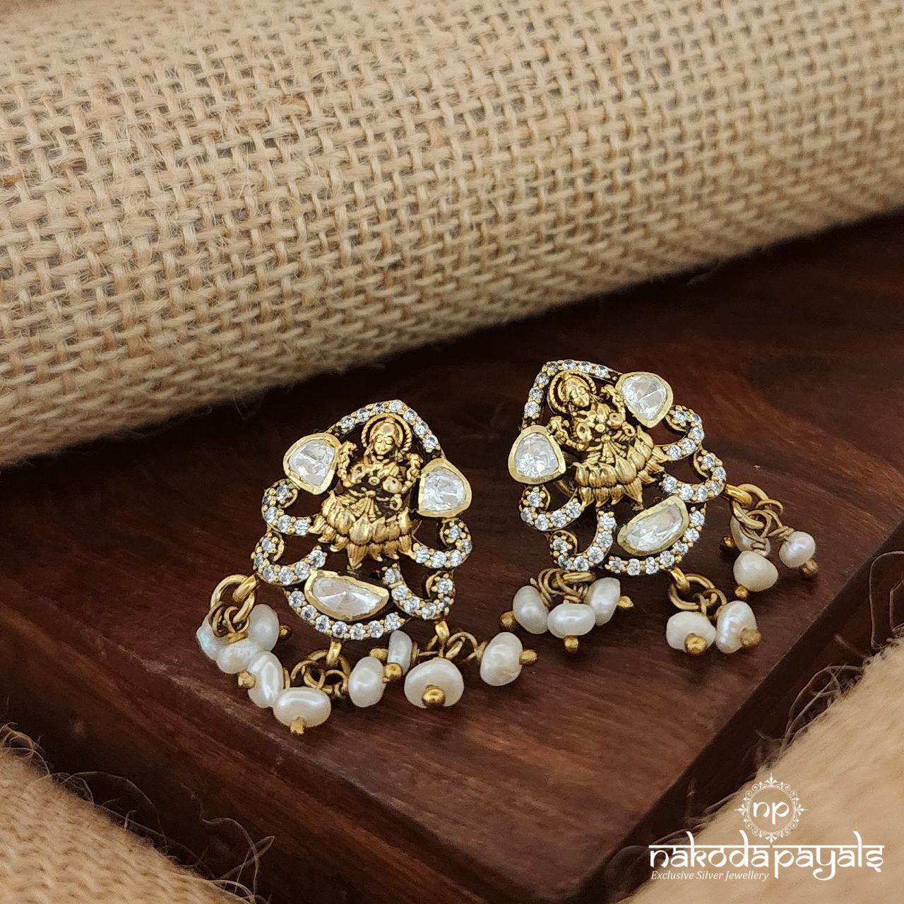 Beautiful Lakshmi Mossanite Stud (Ge8129)