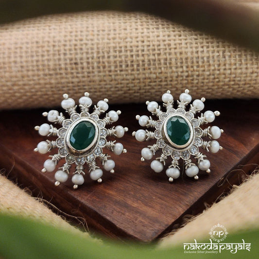 Coruscating Green Pearl Studs (S9261)