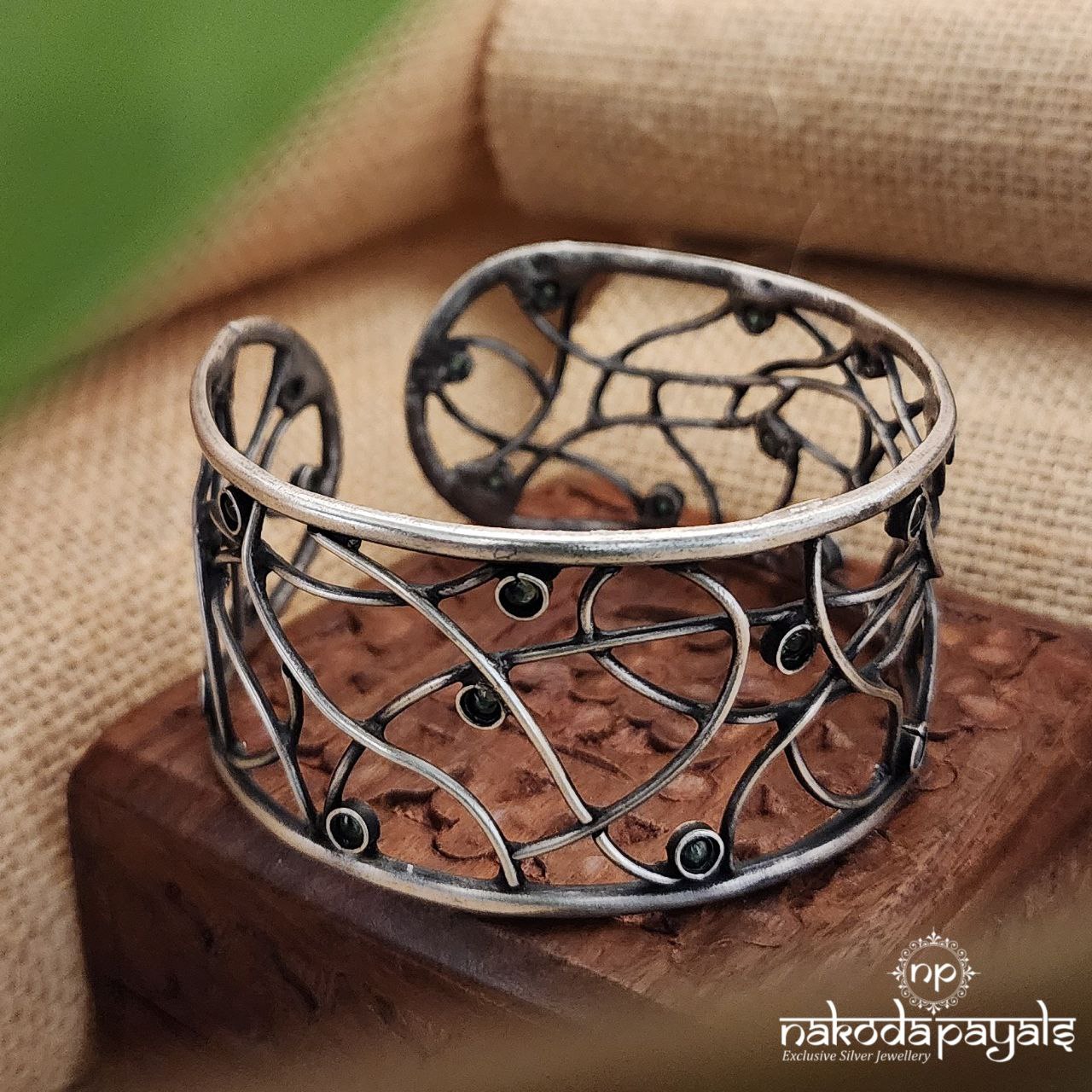 Green Net Worked Antique Cuff kada (K4912)