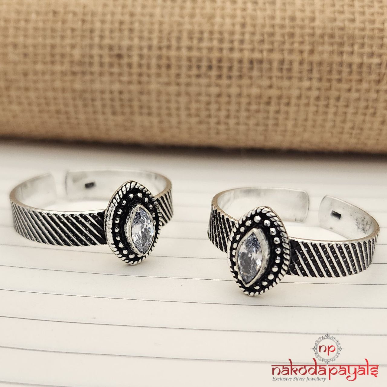 White stone Big Toe Bands (T4090)