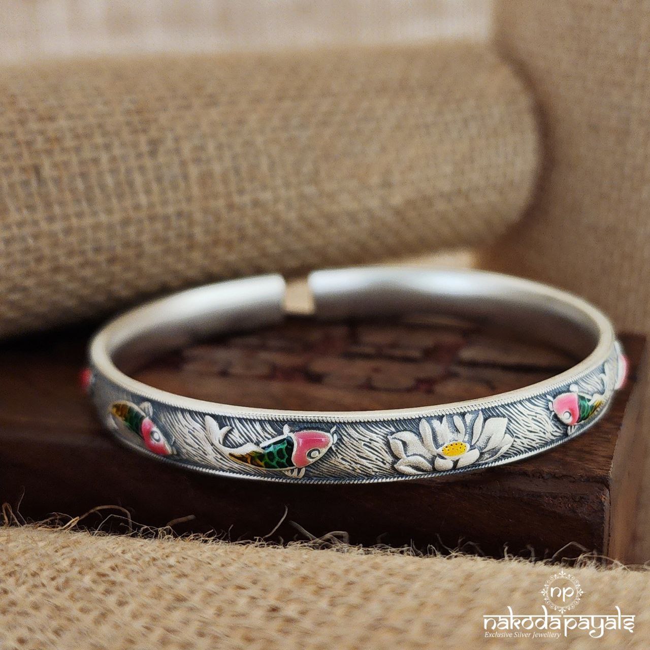 Floating FishesAdjustable Kada (Sk1109)