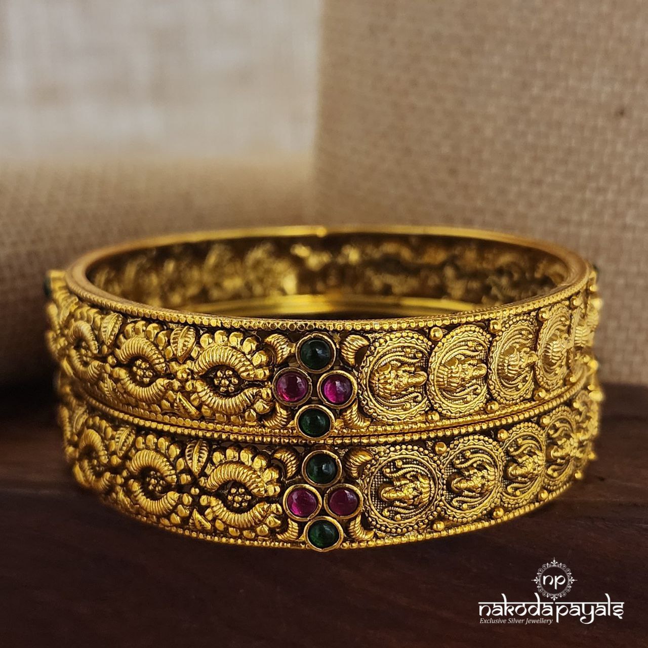 Carved Lakshmi Coin Kemp Bangle Pair (Gk2715)