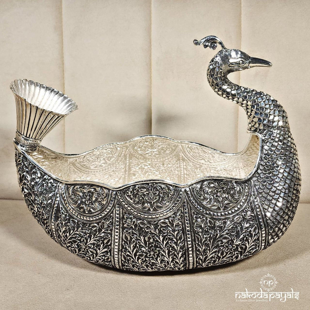 Peacock Flower Basket Cum Fruit  Basket (Aa1440)