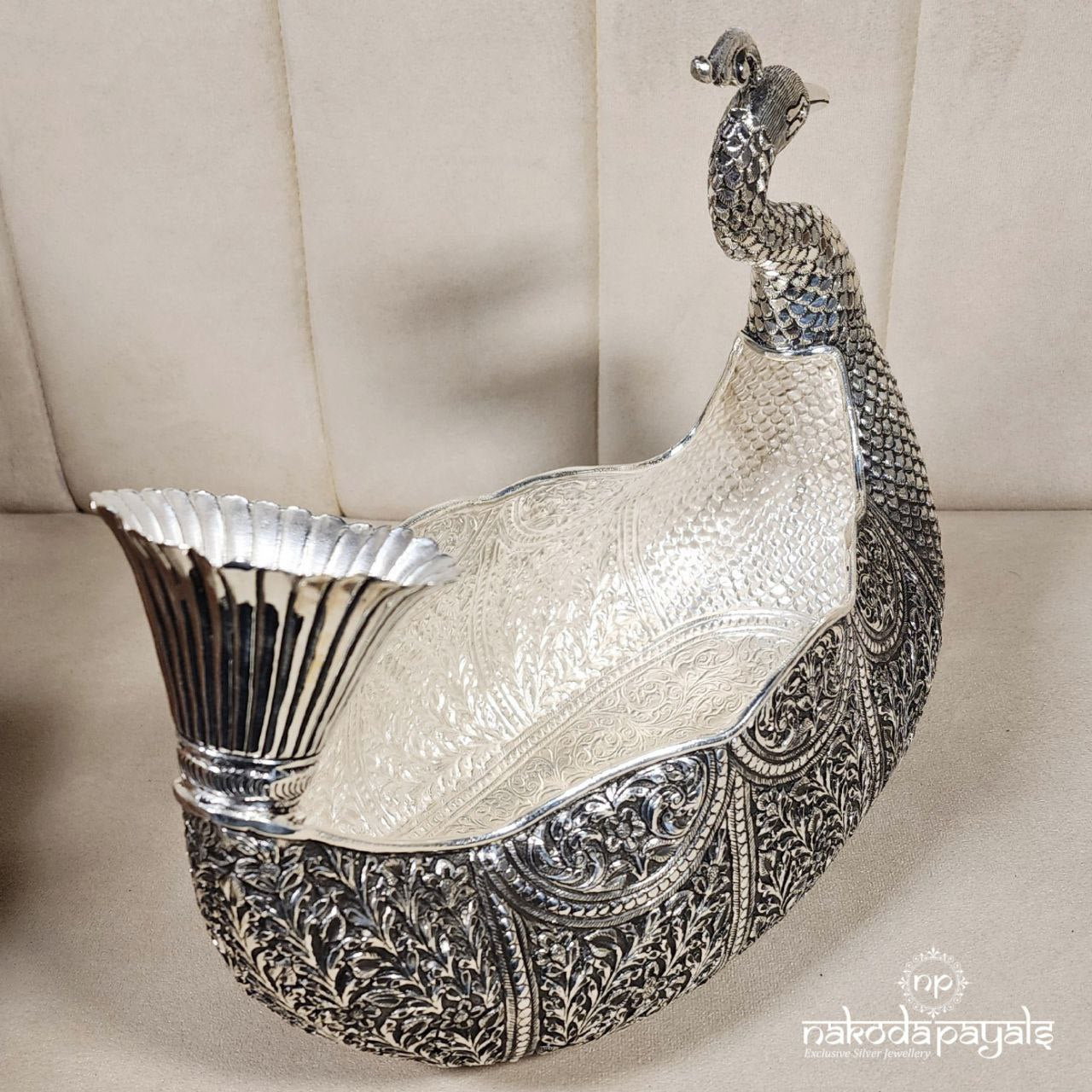 Peacock Flower Basket Cum Fruit  Basket (Aa1440)