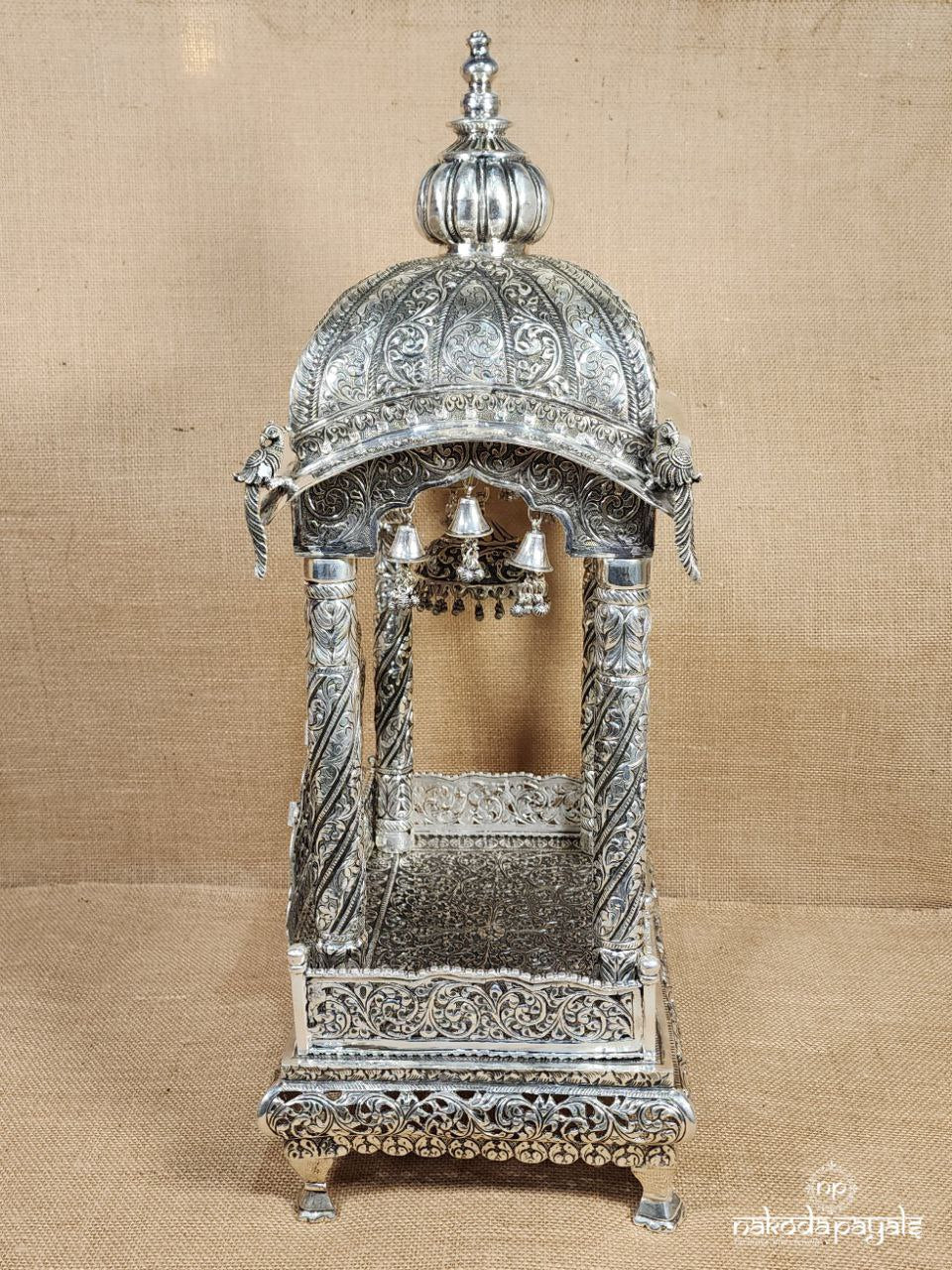 Enormously CarvedJingling Madapam (Aa1450)