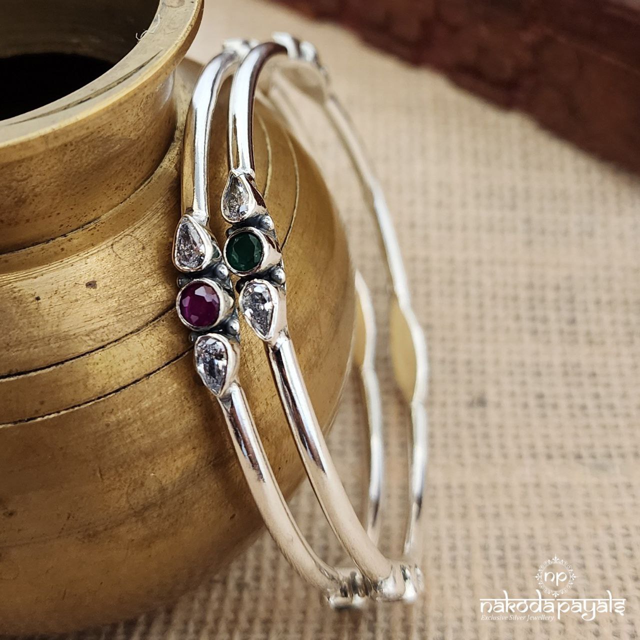 Cutstone drops Round Bangle Pair (K5176)