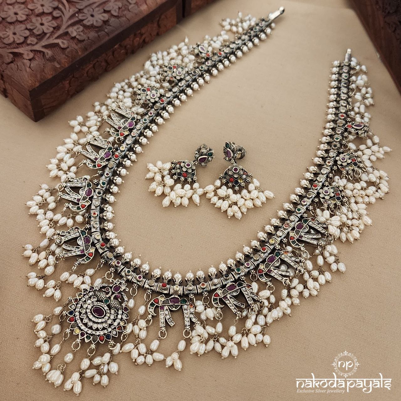 Navarathana Guttapusalu Long Neckpiece With Earrings(N10806)