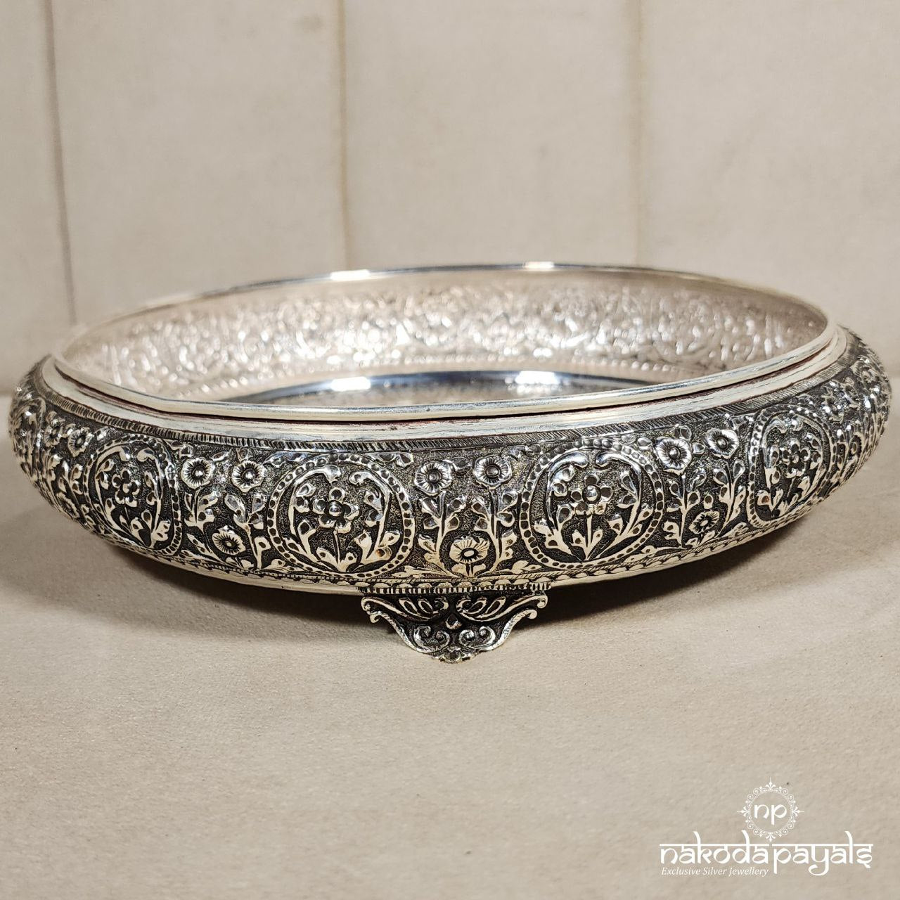 Chitae Plate (Aa1514)