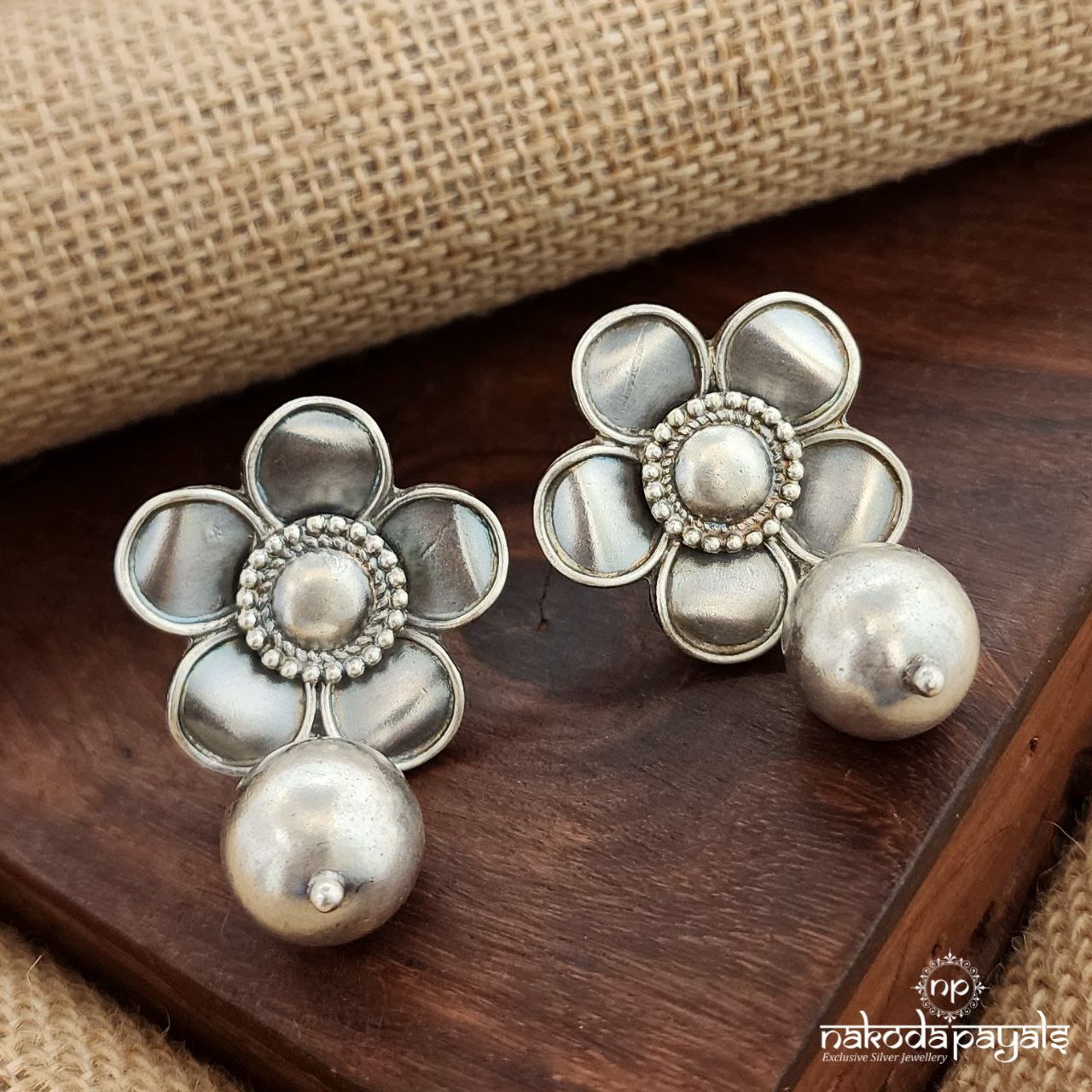 Flower With A Drop Earrings (C3454)