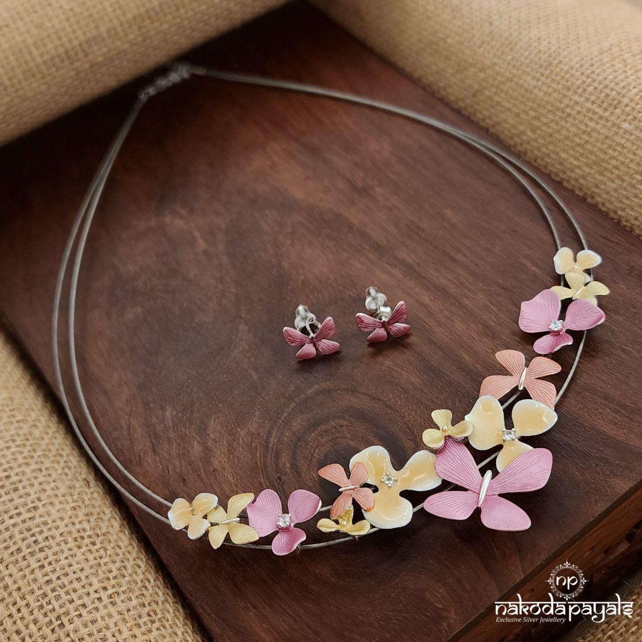 Floral Rhodium Neckpiece With Earrings(St3530)