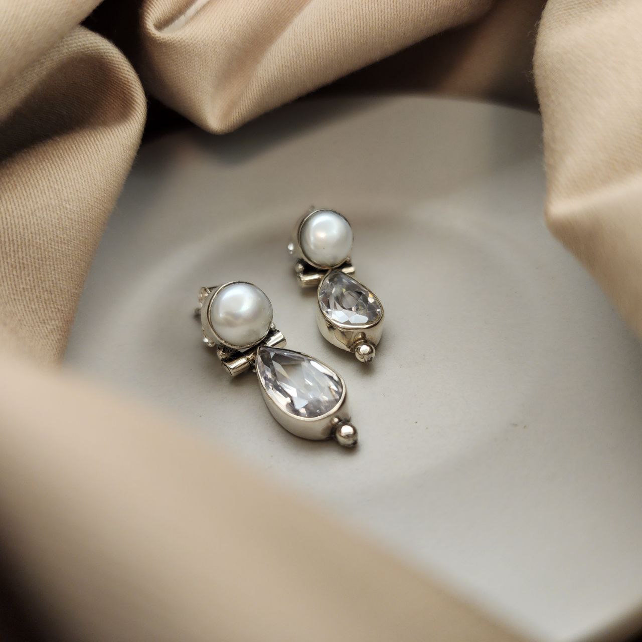 Drop Earrings (H2000-05)