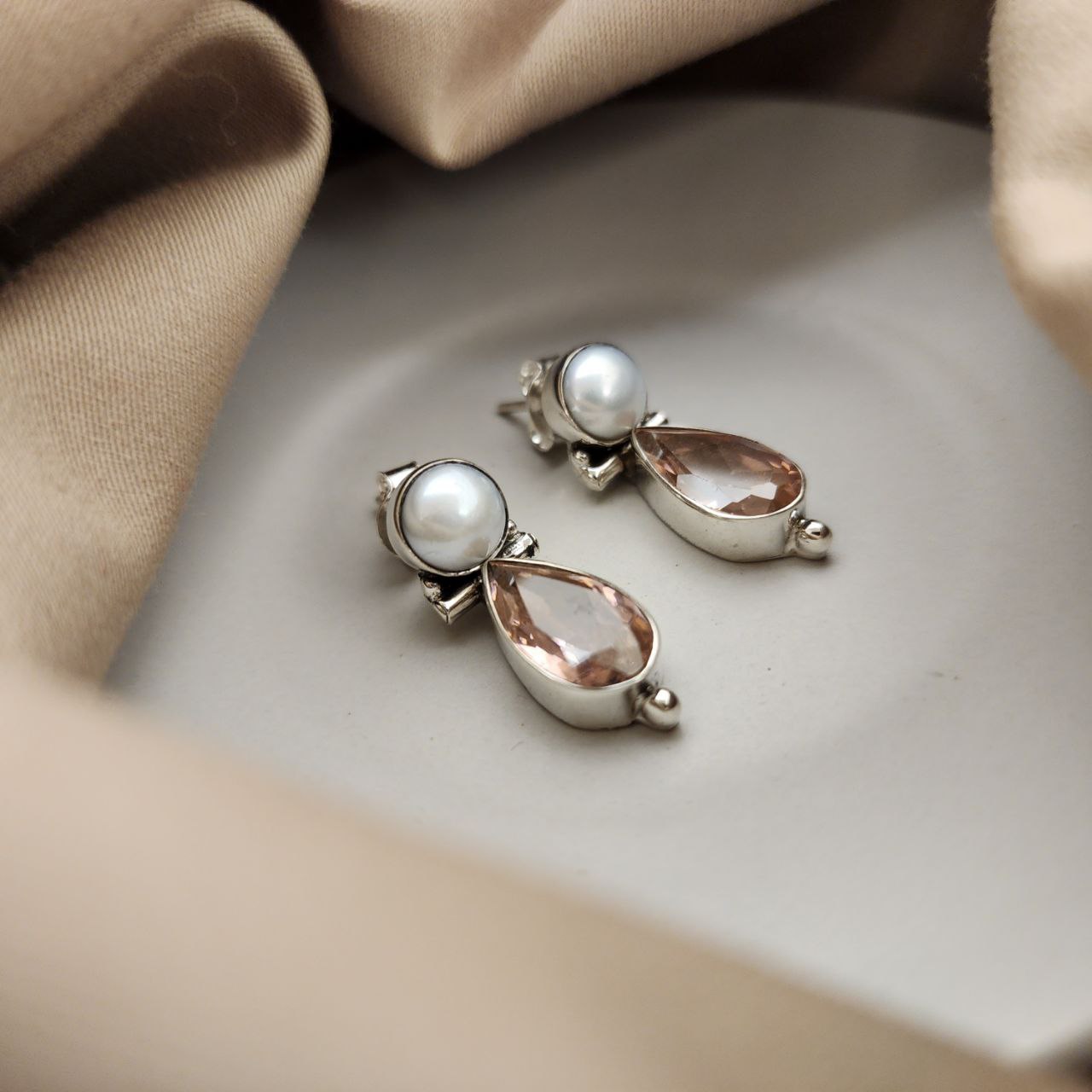 Drop Earrings (H2000-05)