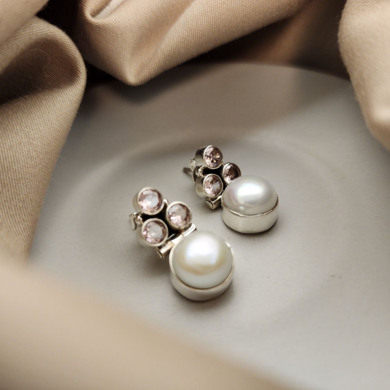 Picky Pearl Studs (H2043)