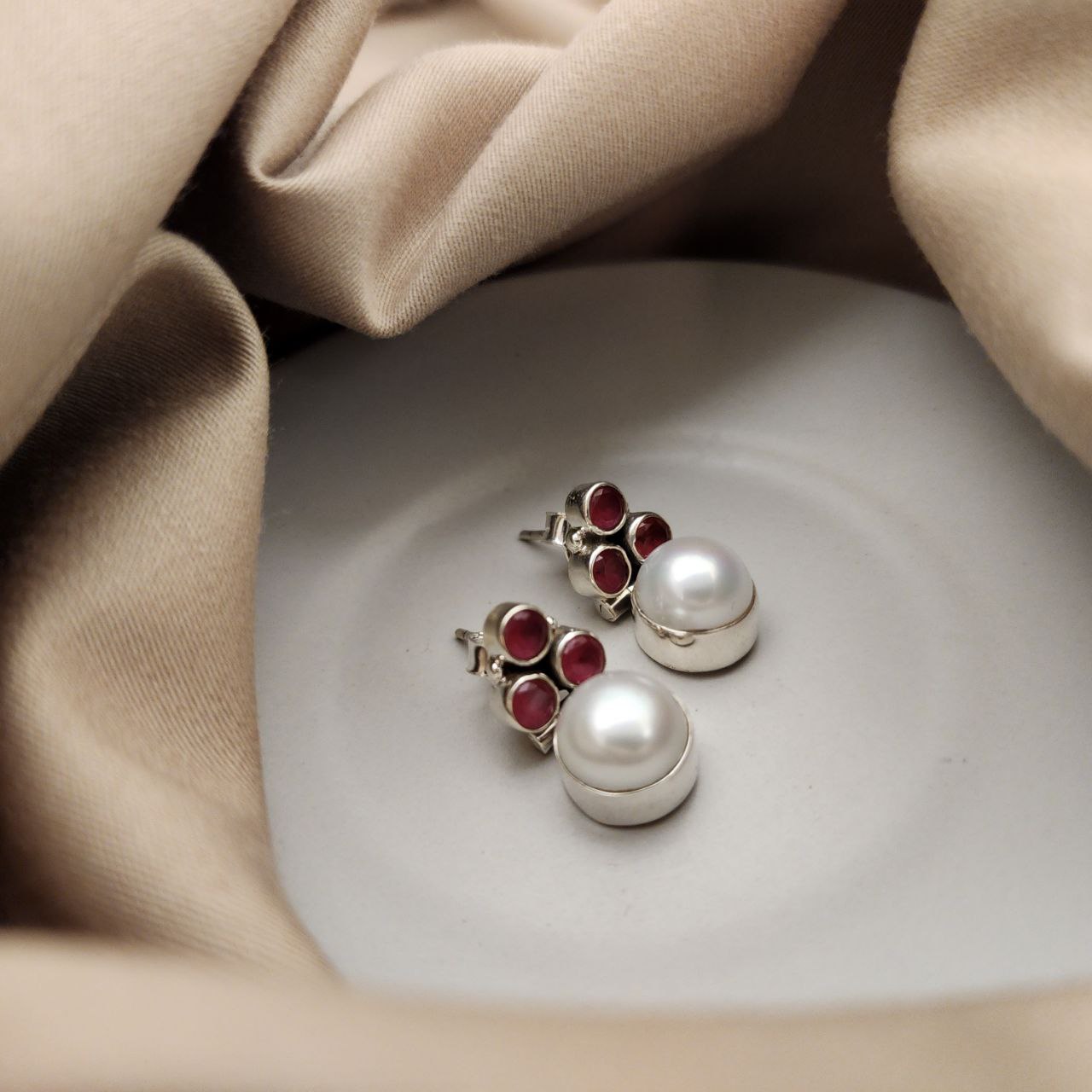 Picky Pearl Studs (H2043)