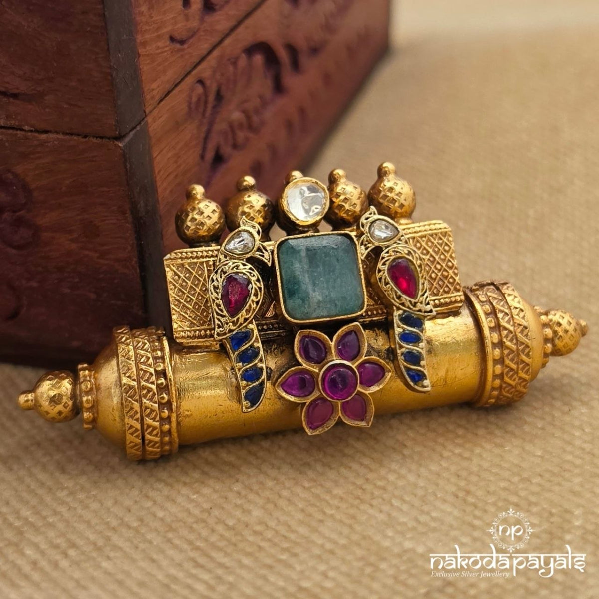 Parrot In Jade Tabji Pendant (Gp2618)