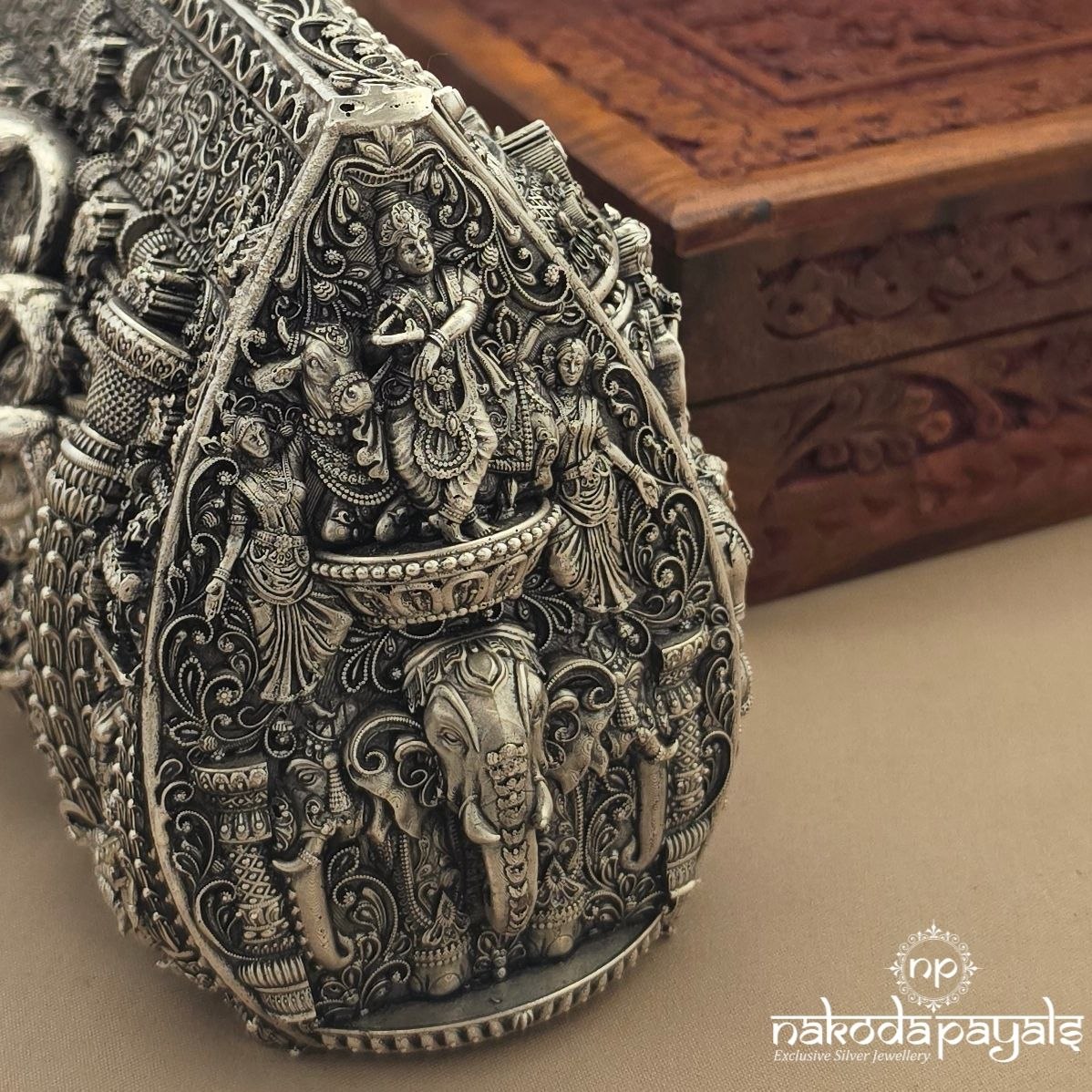 Muralidhar- The Art Of Krishna Clutch (ESA349)