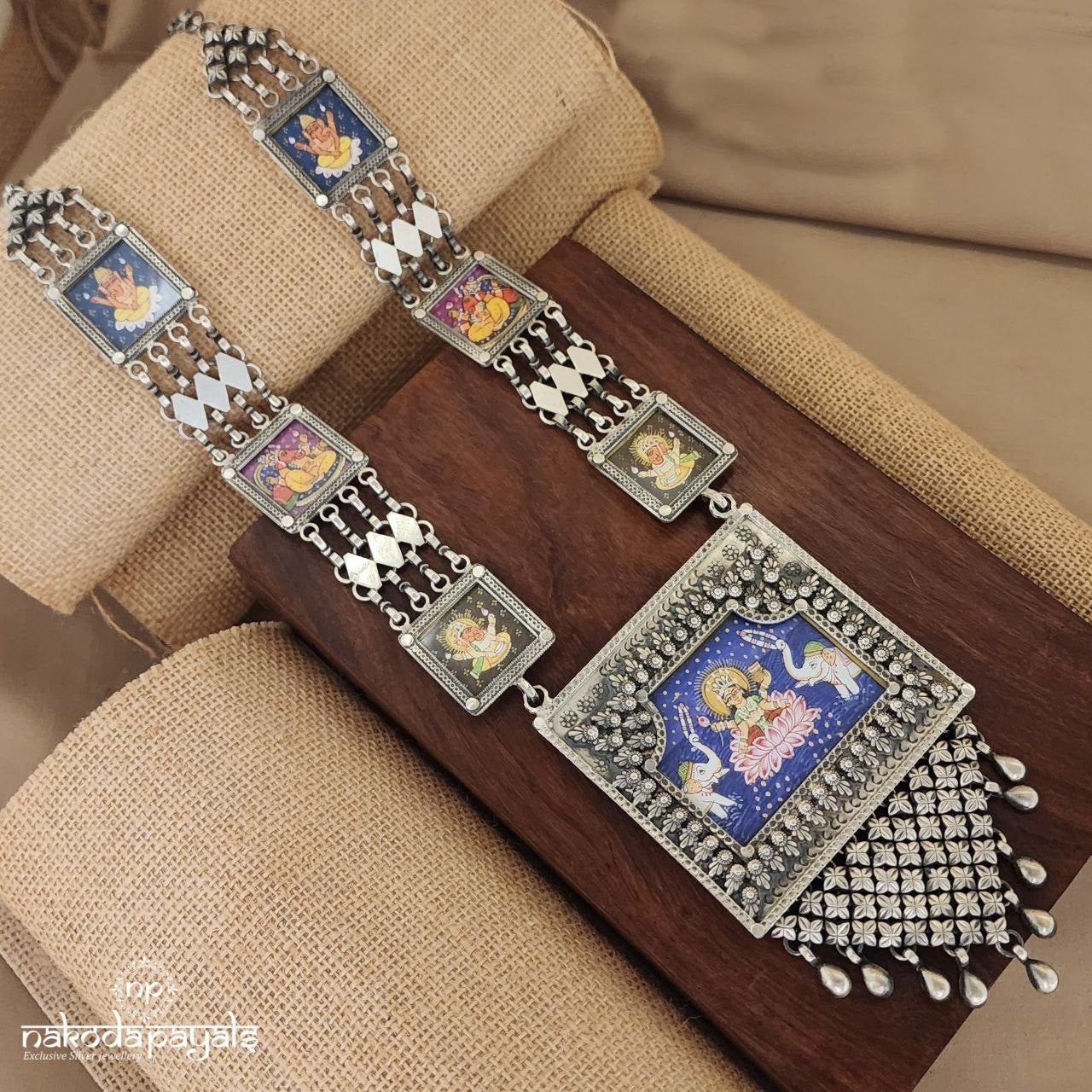 The Sacred Thread Painted Neckpiece (N10386)