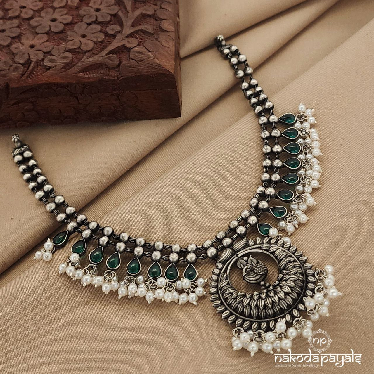 Gracious Green Neckpiece (N9714)