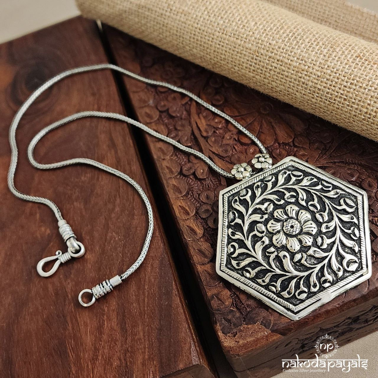 Floral Chitai Neckpiece (N10500)