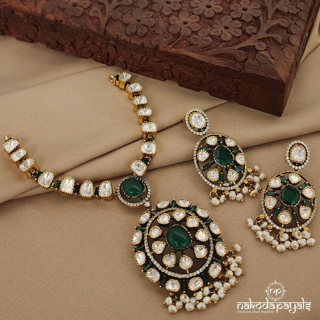 Elegant Green Moissanite Neckpiece With Earrings (Gn7387)