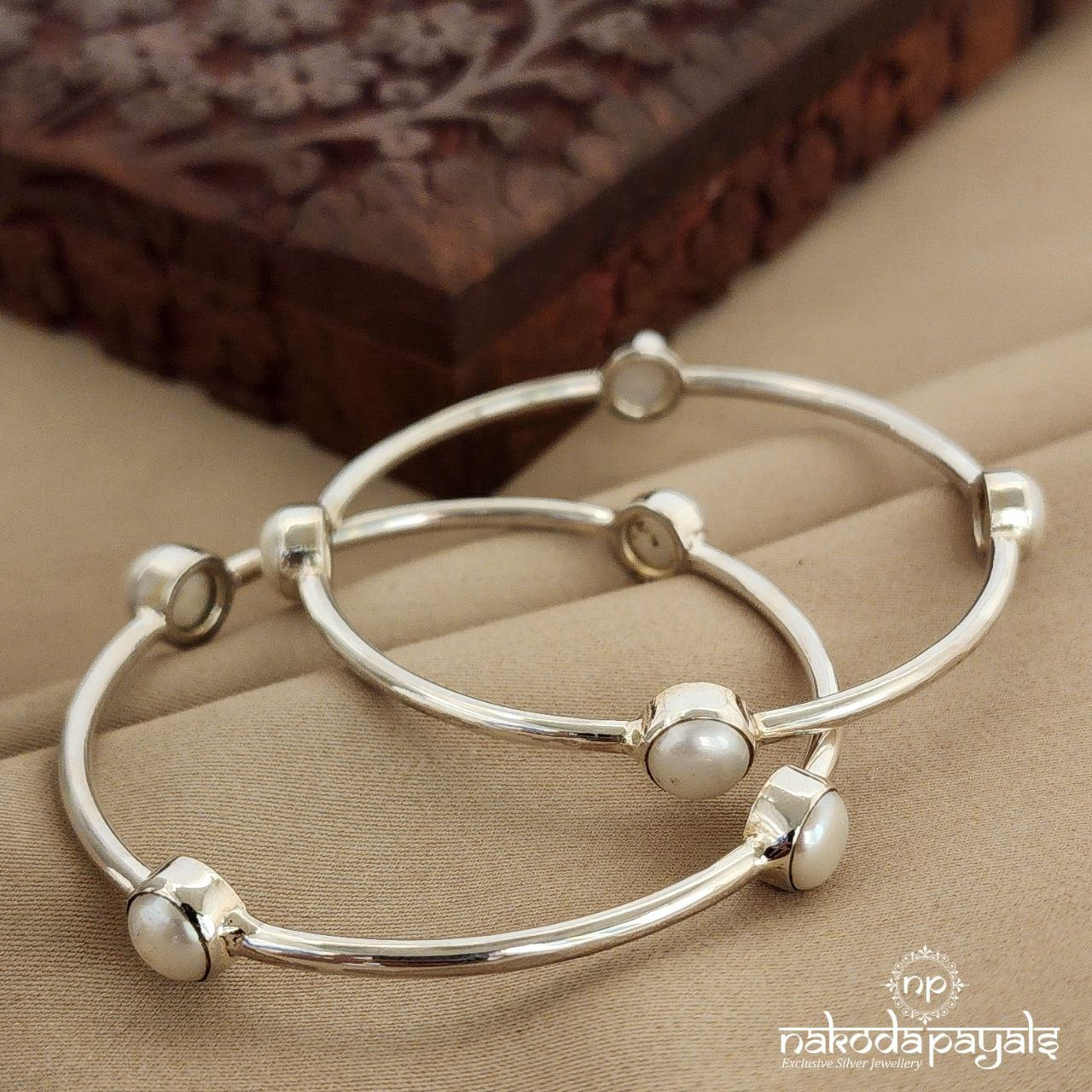 Elegant White Pearl Bangle Pair (K4697)