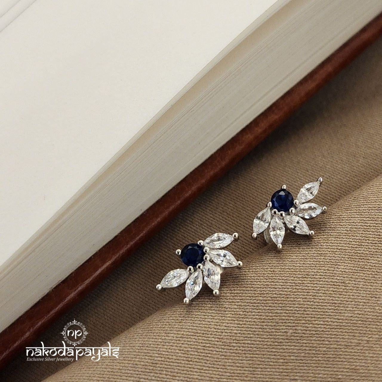 Twee Floral Earrings (St2612)