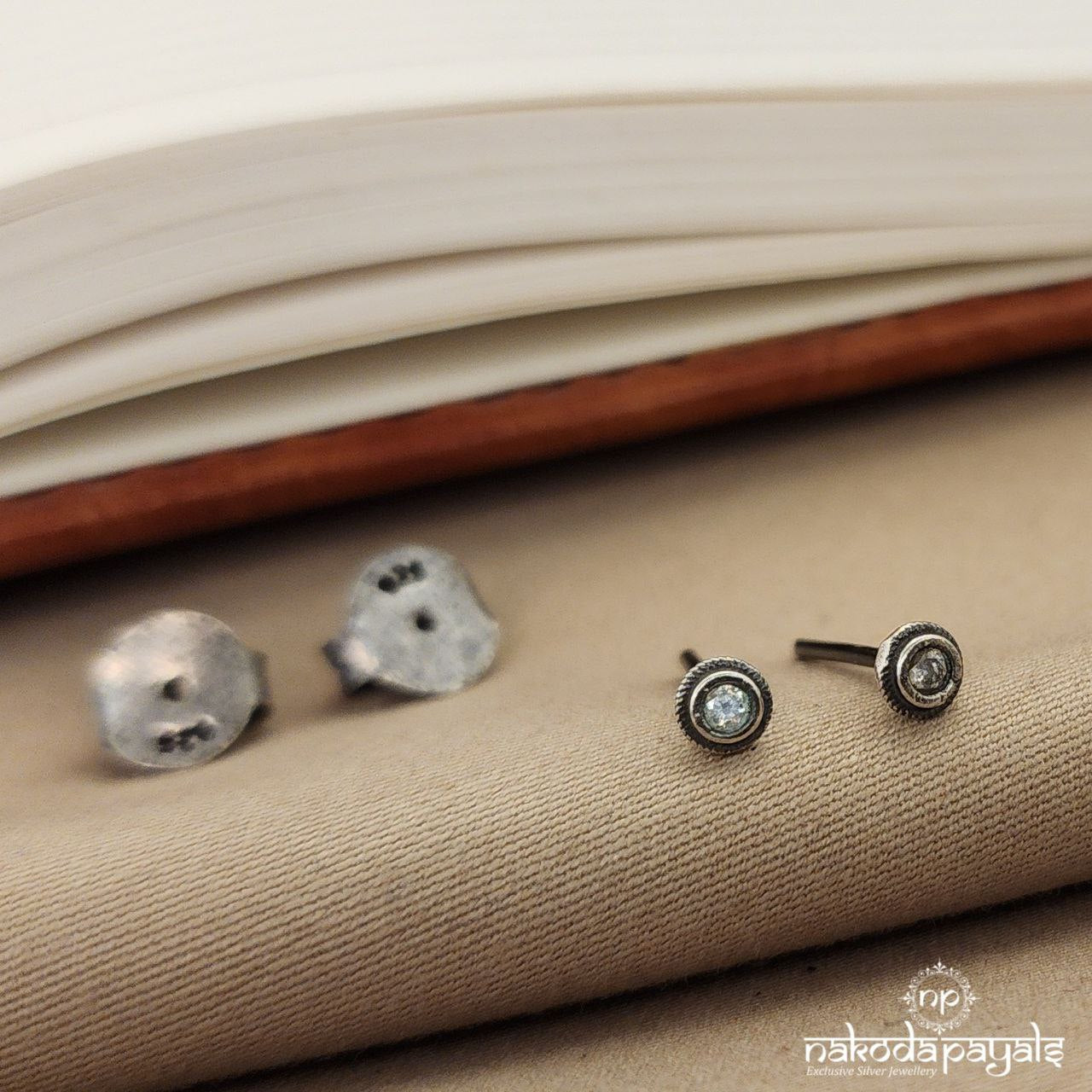 Cute Little Studs (S9188)