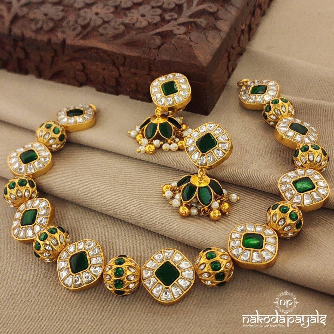 Green Floral Ball Kundan Neckpiece With Earrings (Gn7439)