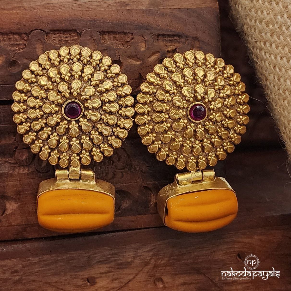 Crimson Drops Studs (Ge9691)