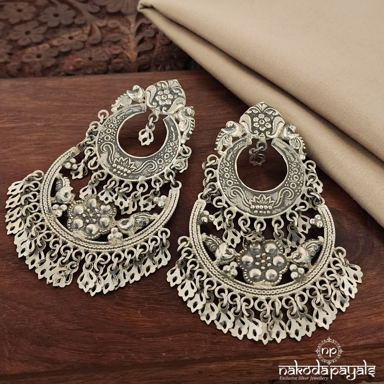 Grand Eye Catching Chandbali (C7924)