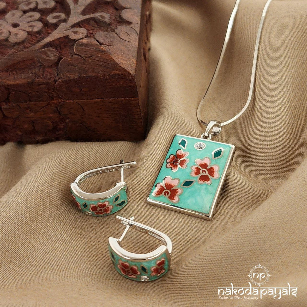 Shaded Green Flower Enamel Pendant With Earrings (St2626)