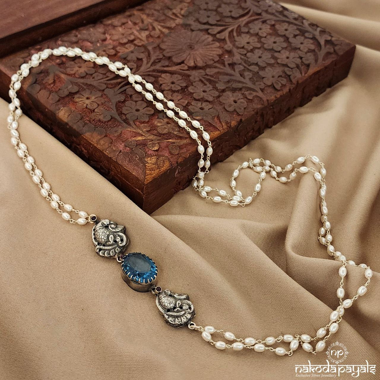 Blue Sapphire Pearly Neckpiece (N9859)