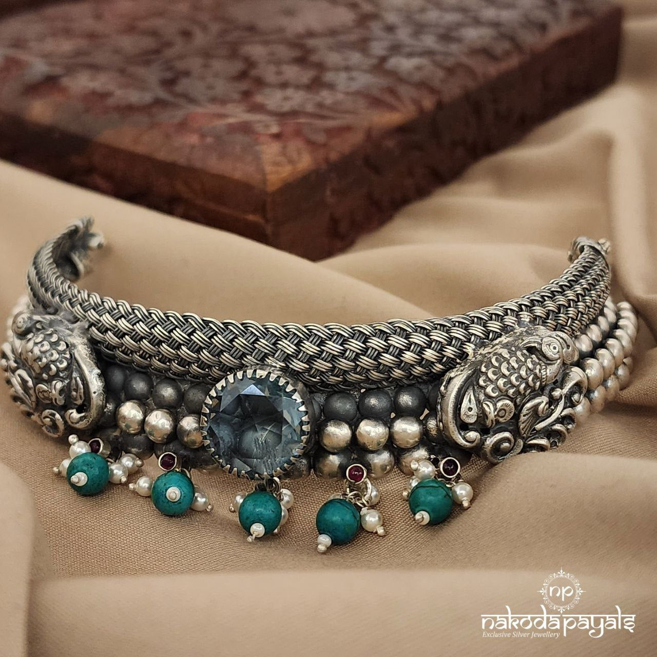 Elegant Turquoise Drops Choker (N9868)