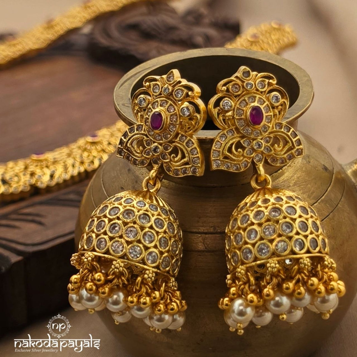 Grand Traditional Neckpiece With Earrings (Gn10988)