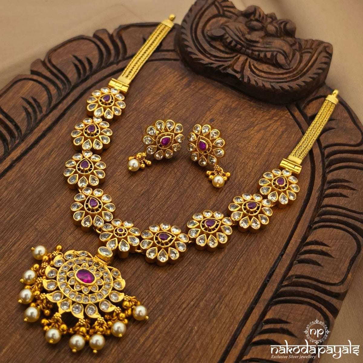 Floral Neckpiece With Earrings (Gn11005)