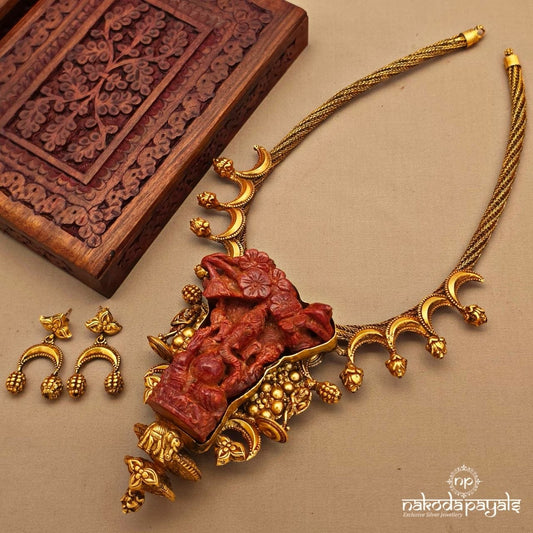 Coral Lord Ganesha Neckpiece With Earrings (Gn10463)