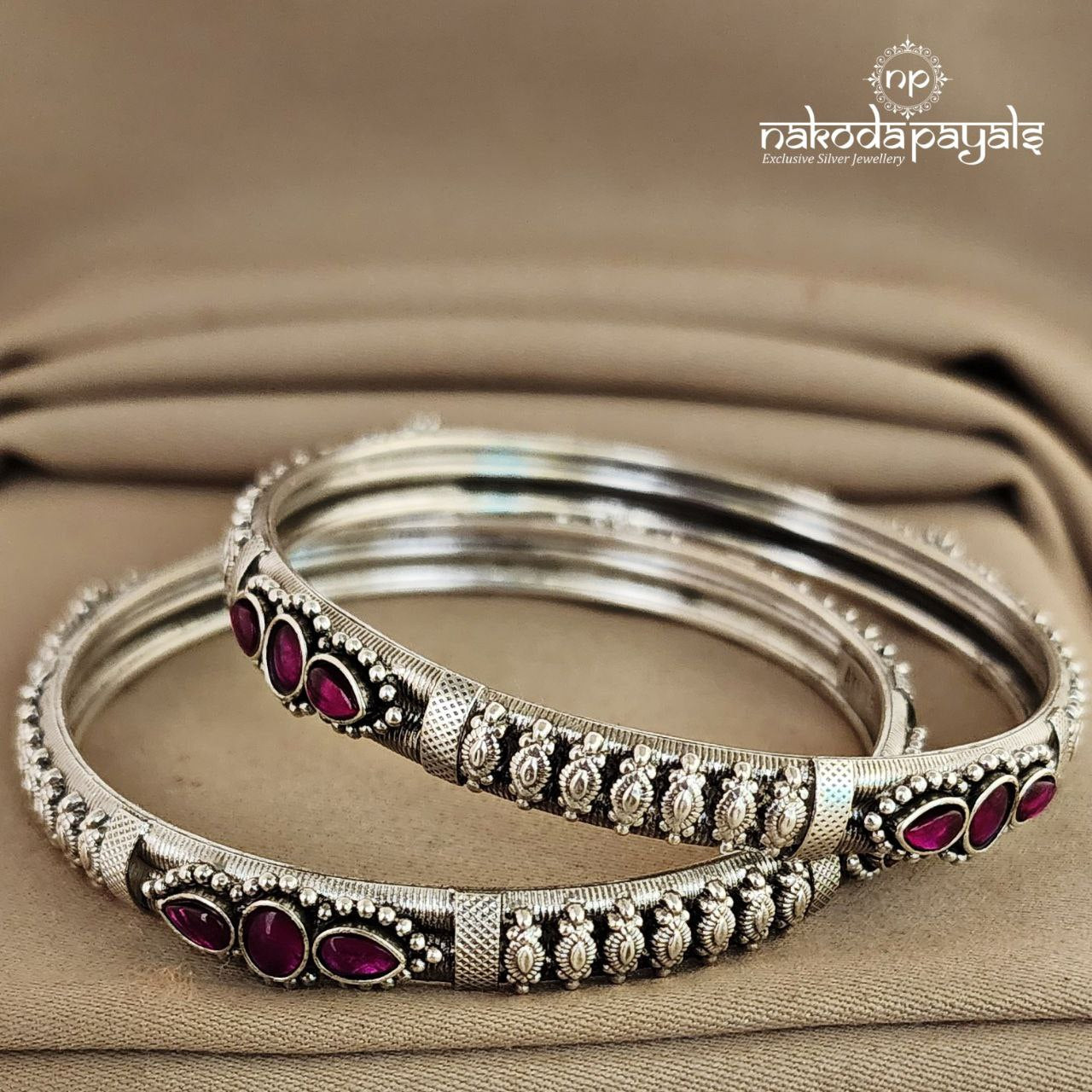 Red Bangle Pair (K3986)