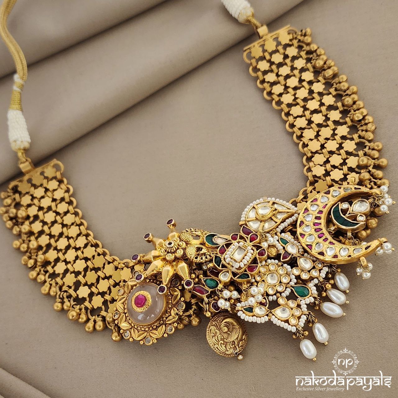 Impressive Moon Neckpiece (GN5902)