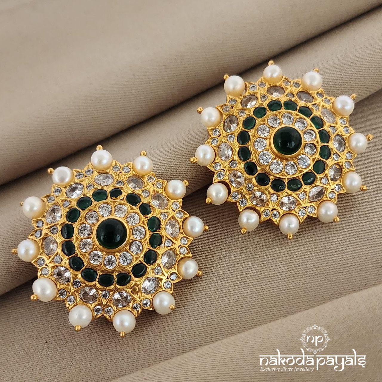 Green Flower Studs (Ge5625)