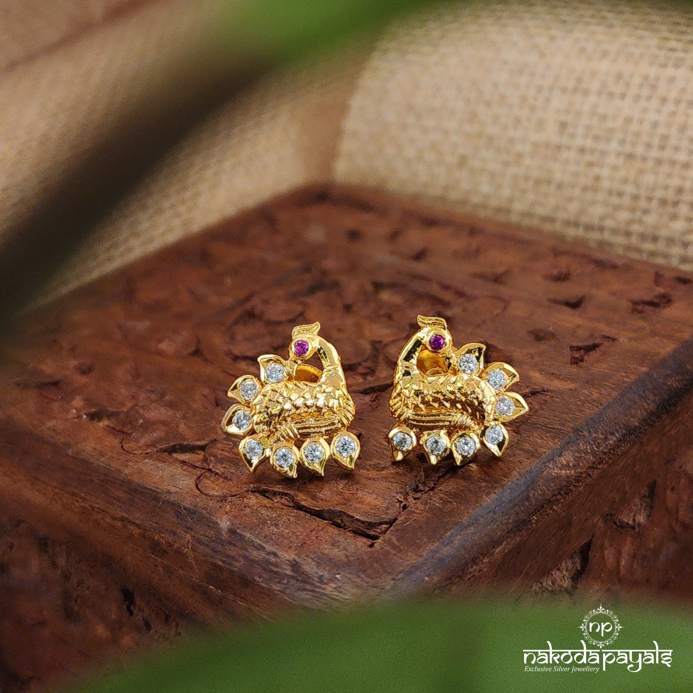 Swarovski Peacock Studs (Ge8018)