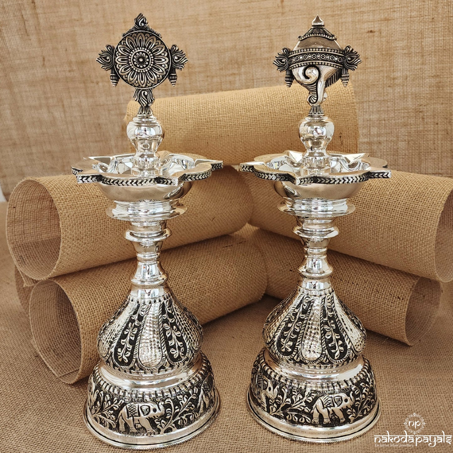 Exclusive Shanku Chakra Lamp Pair 11" (Aa0902)