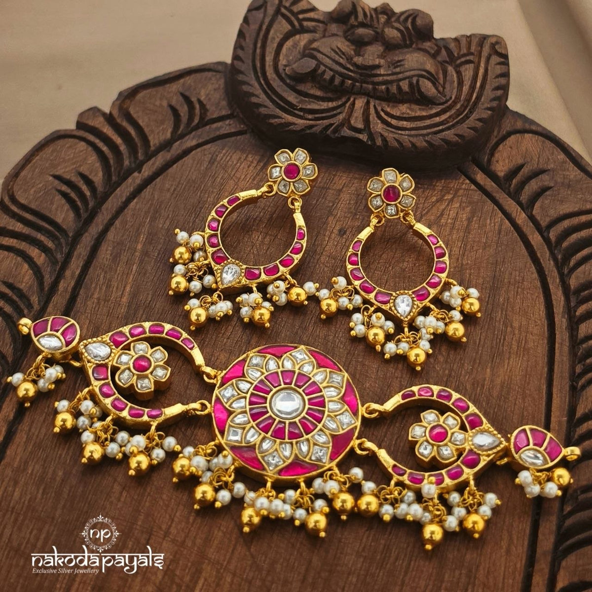 Red Kundan Choker With Earrings (Gn11017)