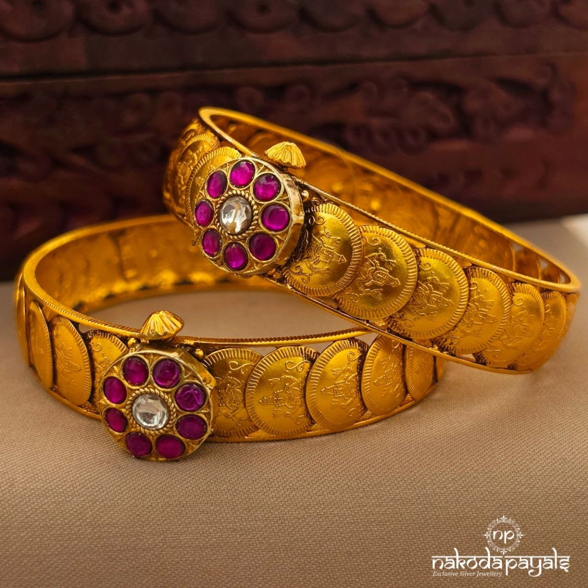 Pinkish Floral Lakshmi Kasu Screw Kada (Gk3383)