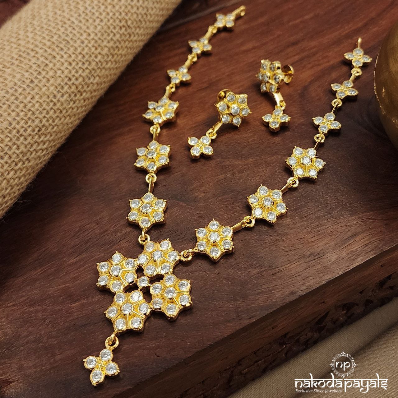 Glitterglow White Neckpiece With Earrings (Gn8620)
