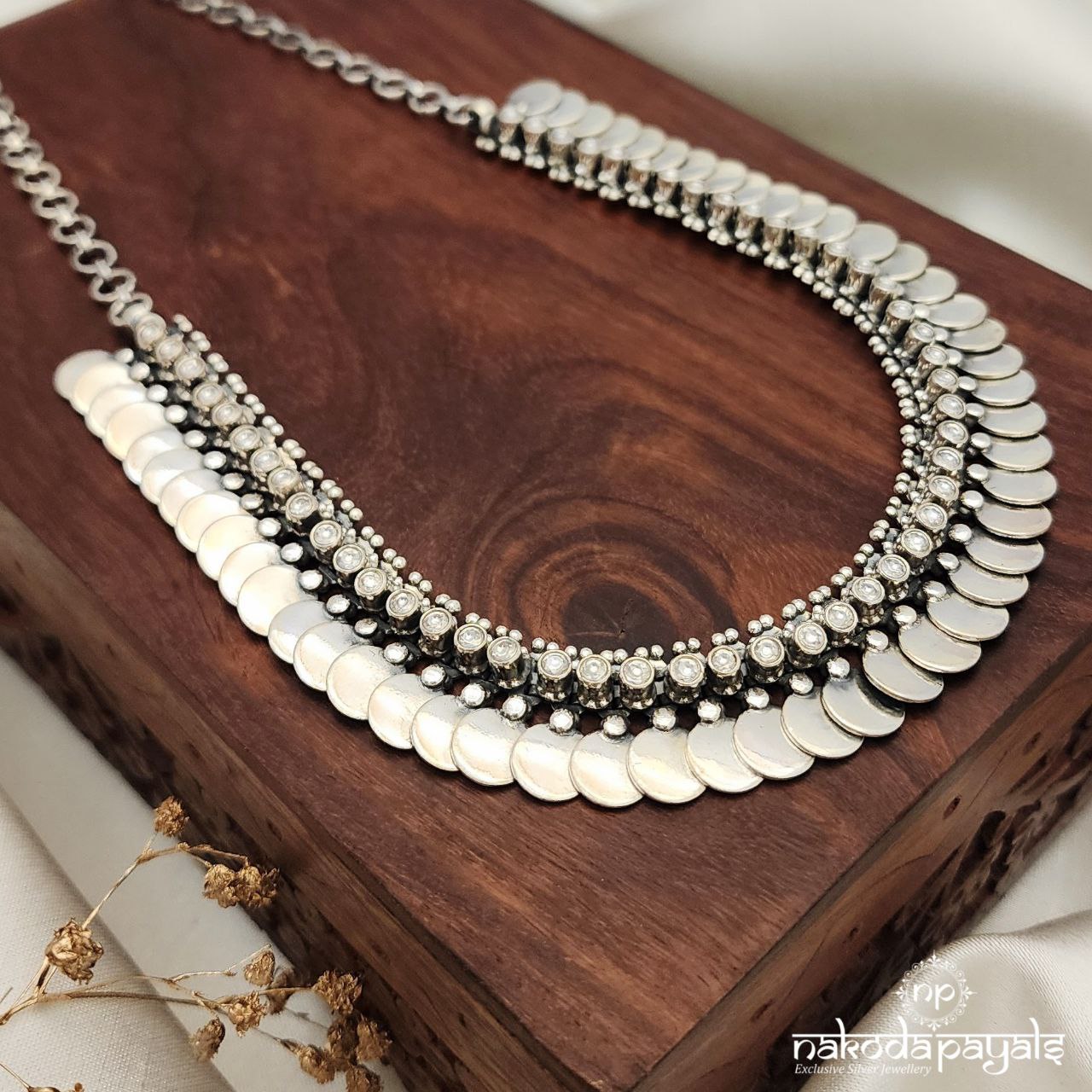 Overlapping Coins White Stone Neckpiece (N10515)