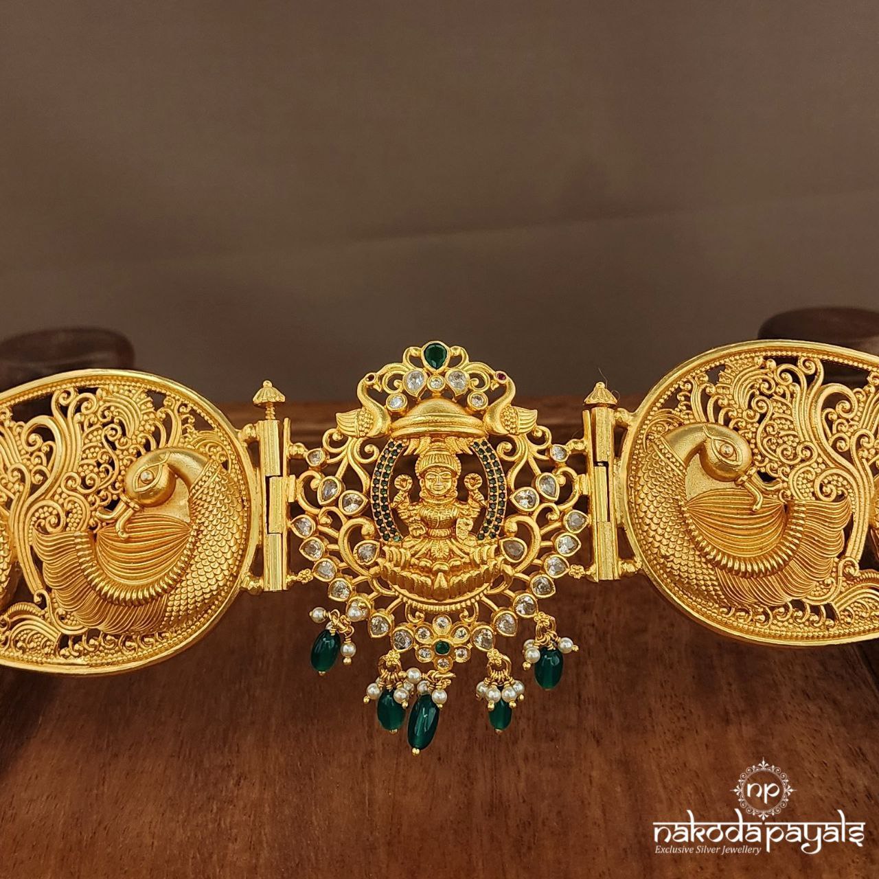 Green Lakshmi Daab With Belt (D0245)