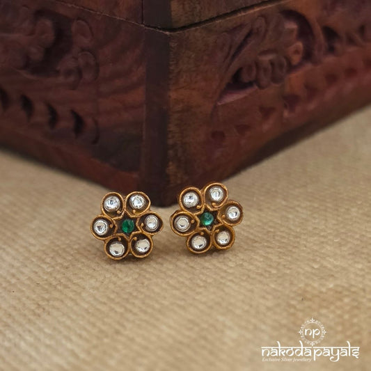Green Dot Floral Studs (Ge11083)