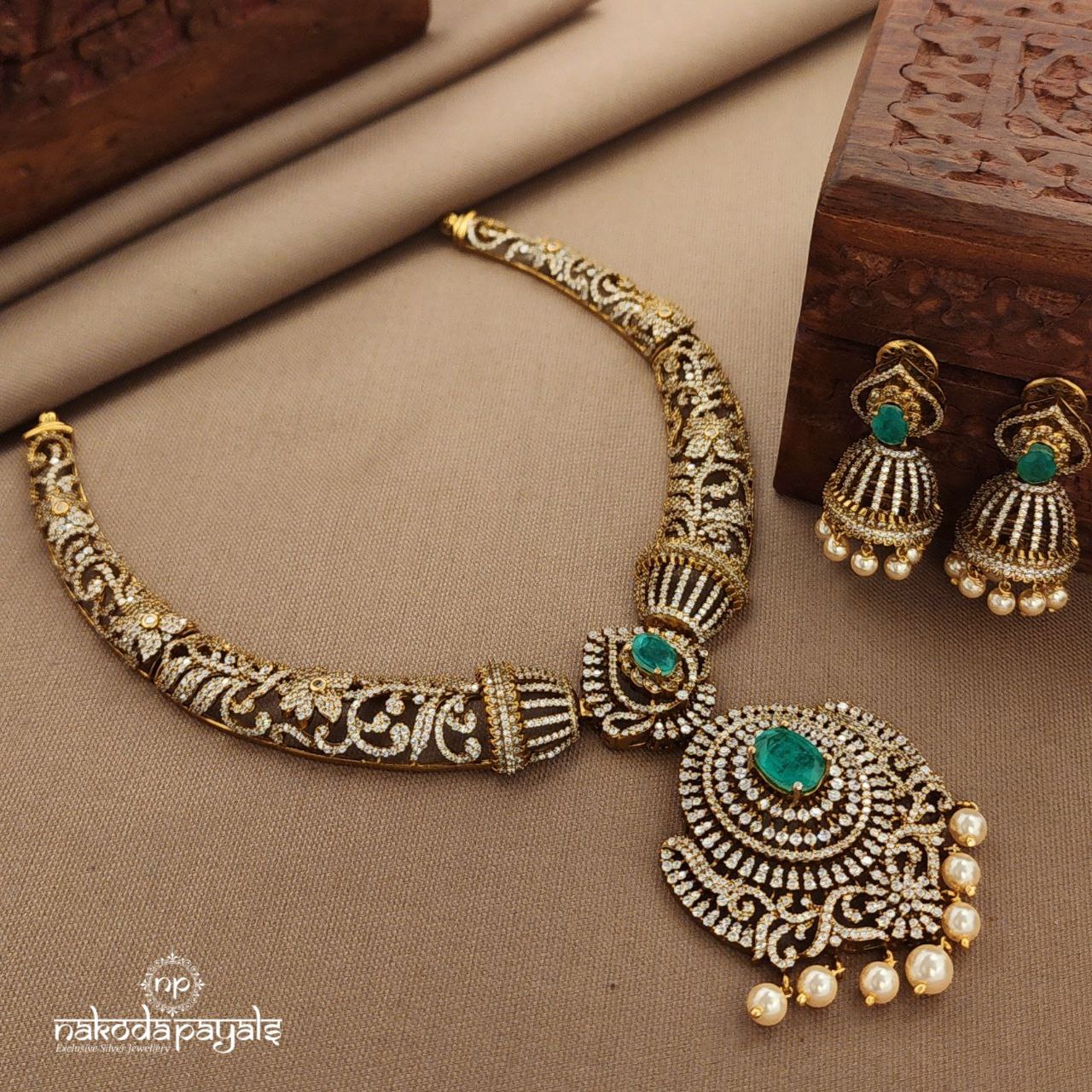 CZ Green Neckpiece With Earrings (Gn9883)